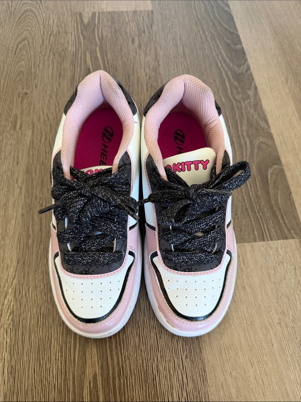 Hello Kitty Pink heelys sneakers